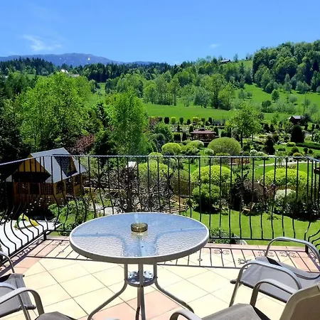 Modrysowka ホームステイ ザボヤ